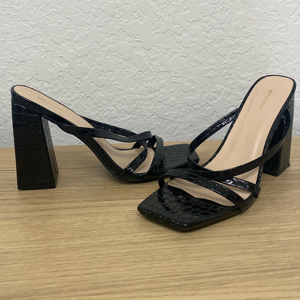 Pretty little thing black patent snake skin block heel size 6